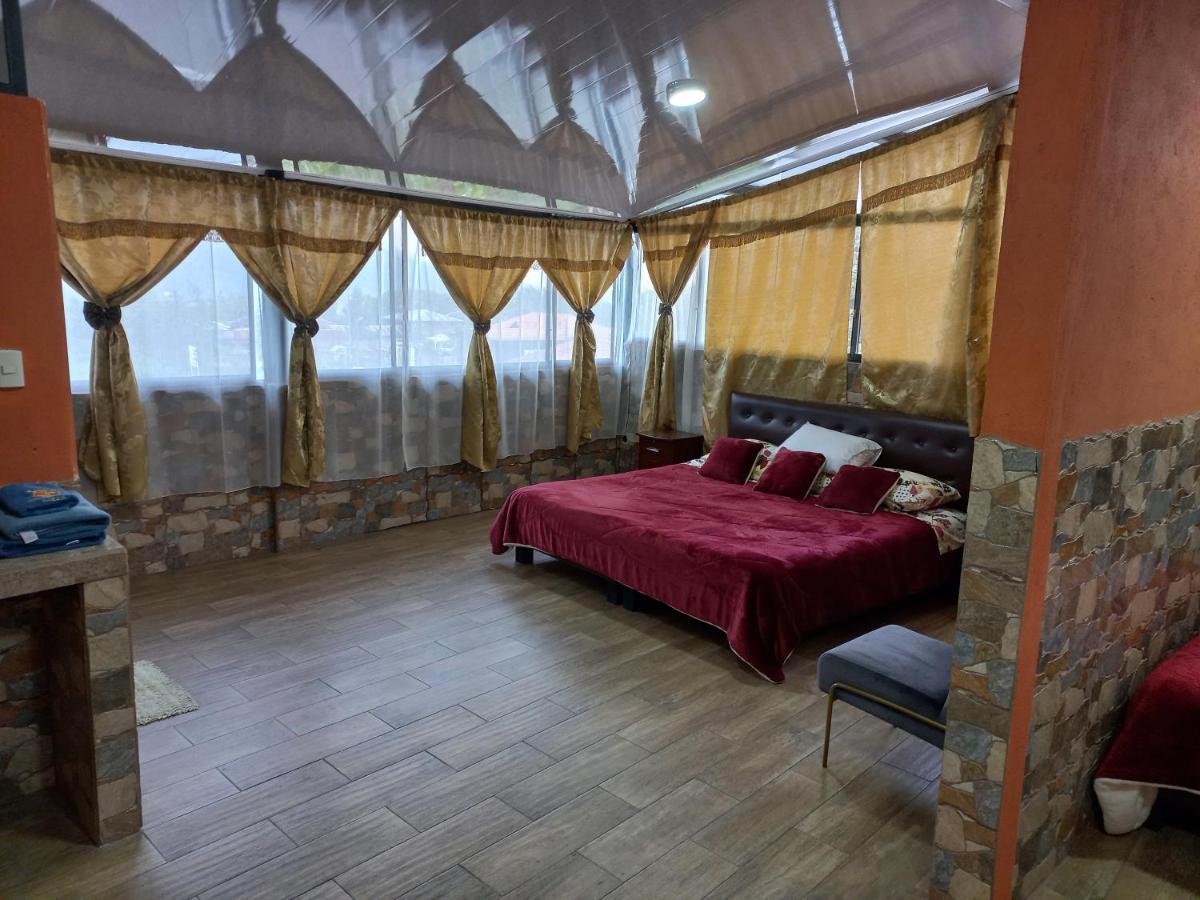 Hostal La Casa De Rodrigo Baeza Luaran gambar