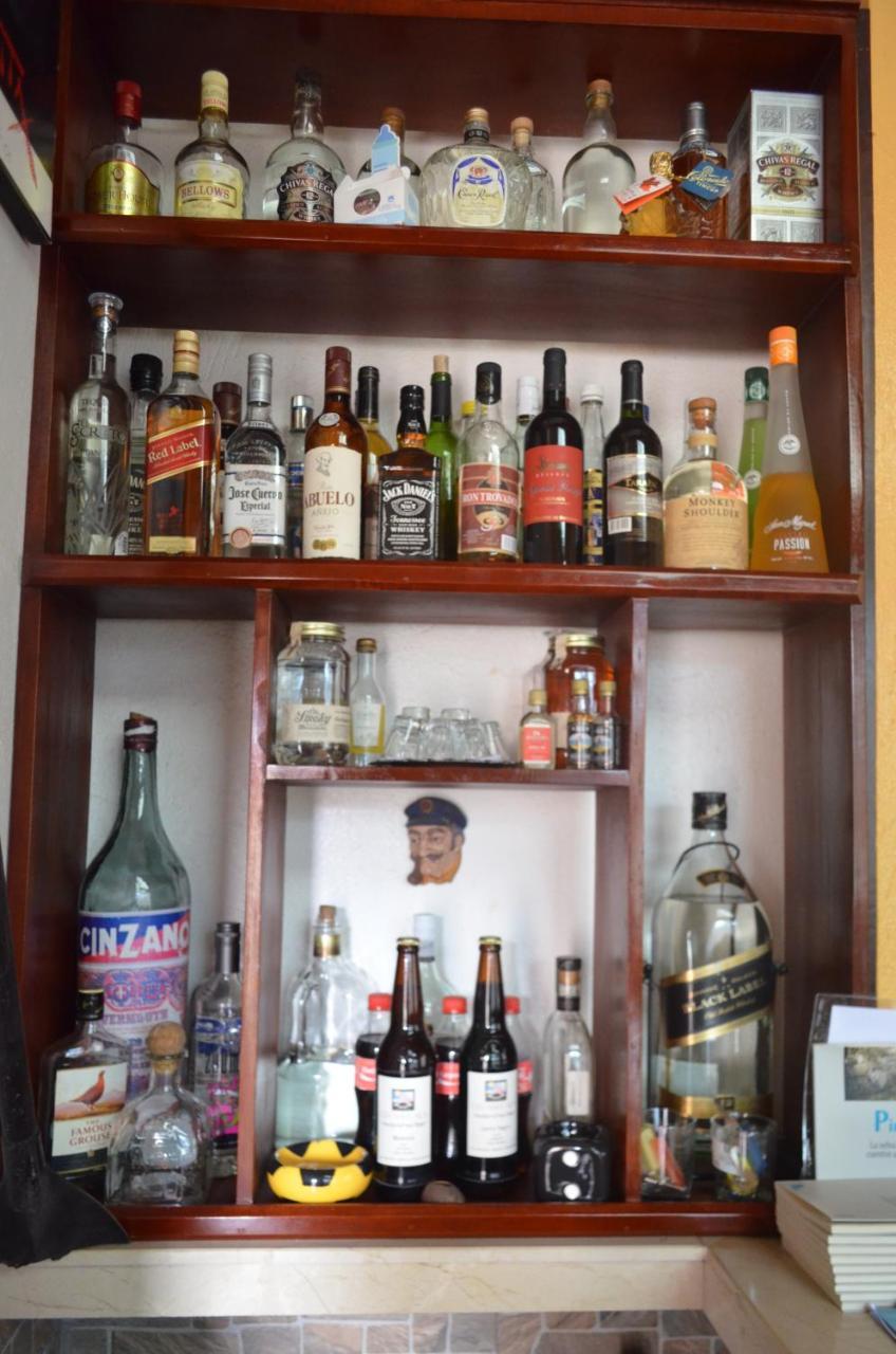 Hostal La Casa De Rodrigo Baeza Luaran gambar