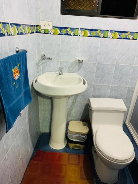 Hostal La Casa De Rodrigo Baeza Luaran gambar