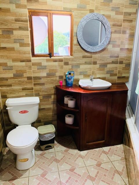 Hostal La Casa De Rodrigo Baeza Luaran gambar